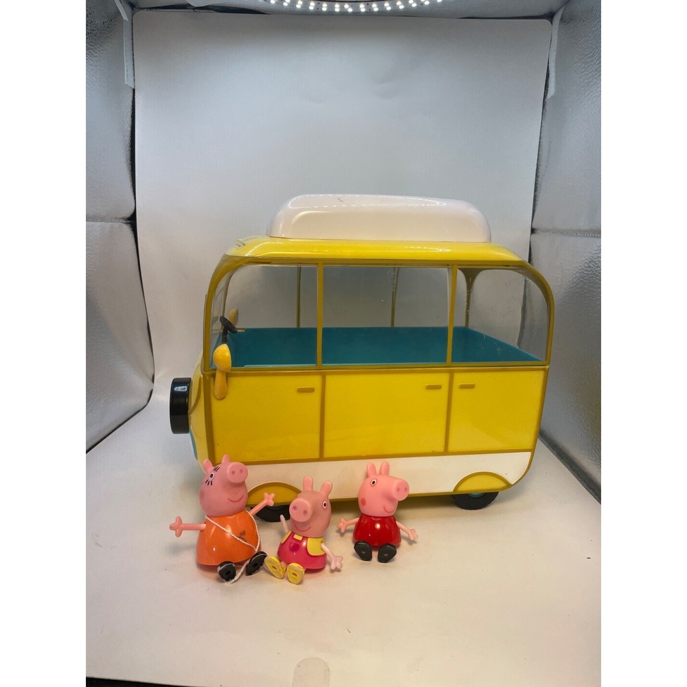 Peppa‎ Pig Yellow Minivan Mini Camper Van Bus & 3 Figure Jazwares